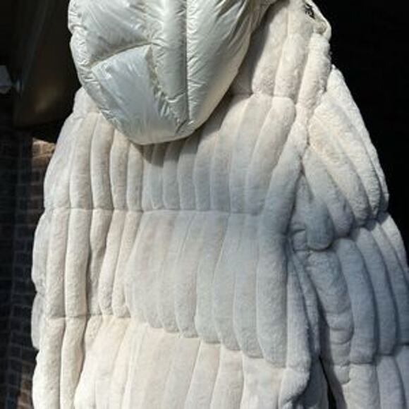 Women's Moncler White faux fur detachable hood down jacket size 3 NWT - Picture 7 of 16
